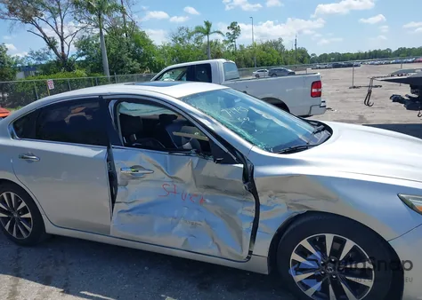 2017 Nissan Altima 2.5 Sl z USA, uszkodzony, nr VIN 1N4AL3AP2HC211788